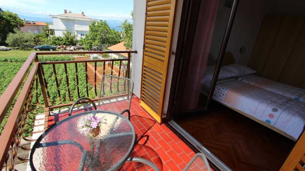Apartments And Rooms Jelka Malinska Exterior foto